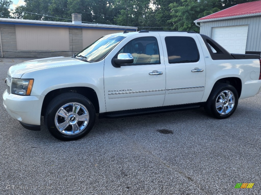 2010 Avalanche LTZ 4x4 - White Diamond Tricoat / Ebony photo #28