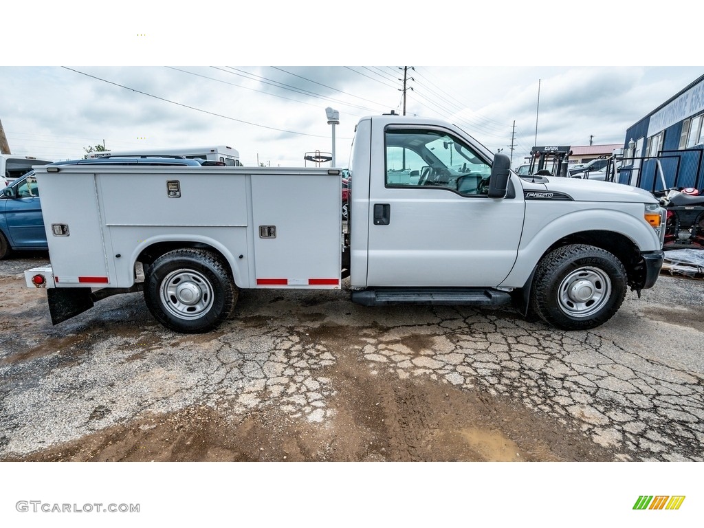 2012 F250 Super Duty XL Regular Cab Chassis - Oxford White / Steel photo #3