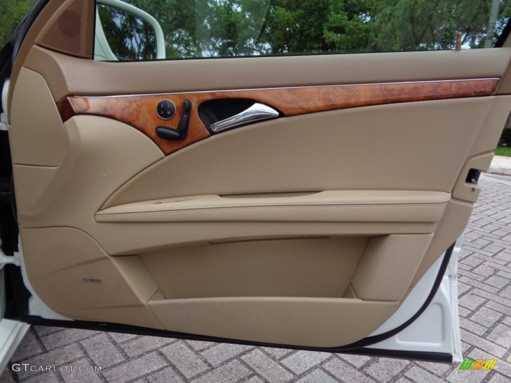 2007 E 350 4Matic Wagon - Arctic White / Cashmere photo #37