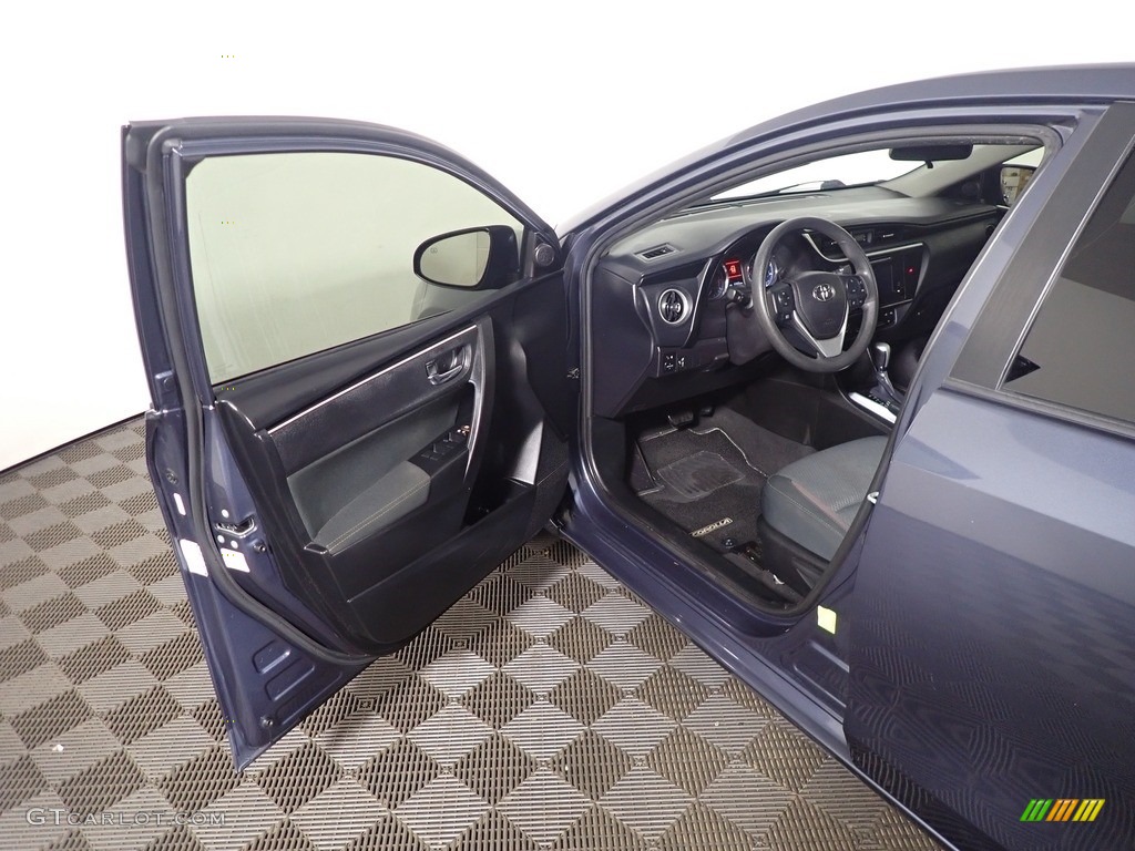 2019 Corolla LE - Falcon Gray metallic / Black photo #16