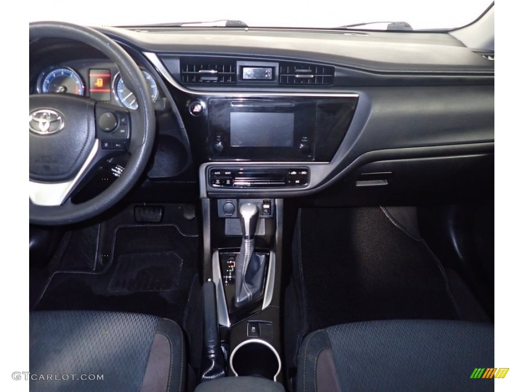 2019 Corolla LE - Falcon Gray metallic / Black photo #21
