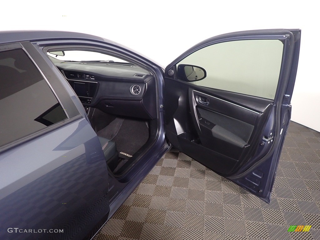 2019 Corolla LE - Falcon Gray metallic / Black photo #34
