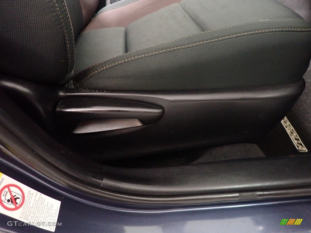 2019 Corolla LE - Falcon Gray metallic / Black photo #36