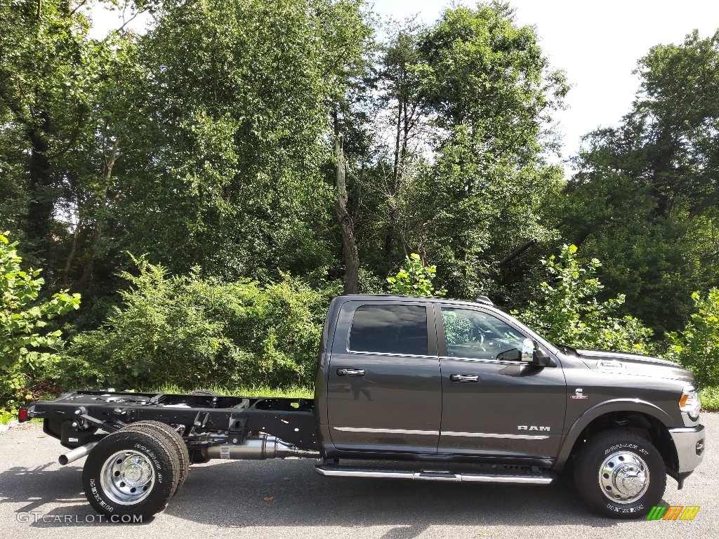 Granite Crystal Metallic 2022 Ram 3500 Limited Crew Cab 4x4 Chassis Exterior Photo #144734152