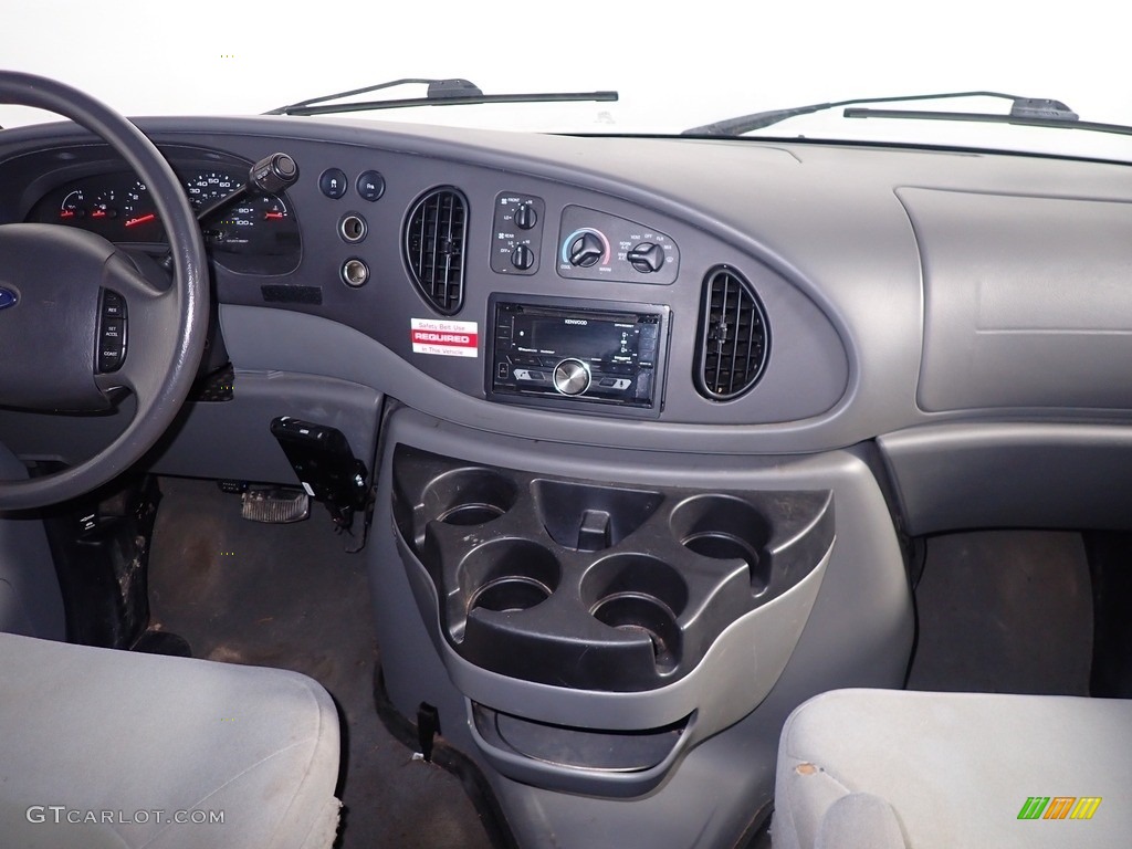 2008 Ford E Series Van E350 Super Duty XLT Extended Passenger Dashboard Photos