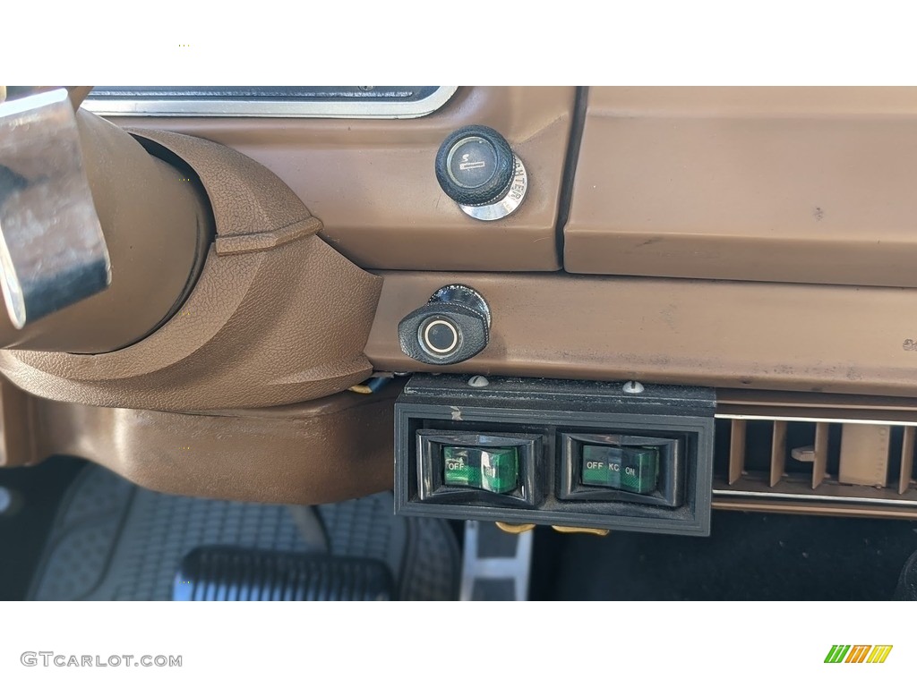 1979 Jeep Cherokee Chief 4x4 Controls Photos