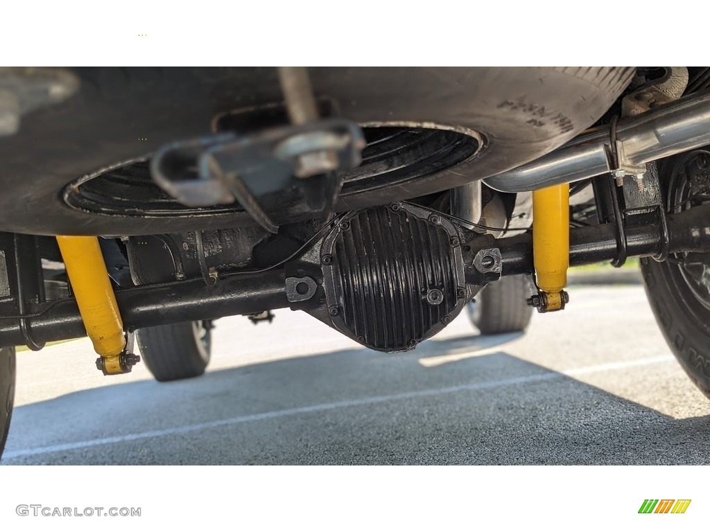 1979 Jeep Cherokee Chief 4x4 Undercarriage Photos