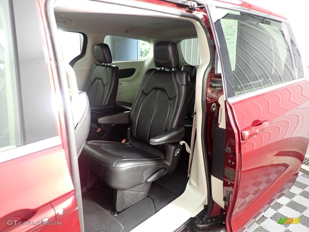 2021 Chrysler Voyager LXI Rear Seat Photo #144740102