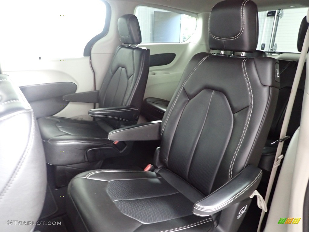 Black/Alloy Interior 2021 Chrysler Voyager LXI Photo #144740119