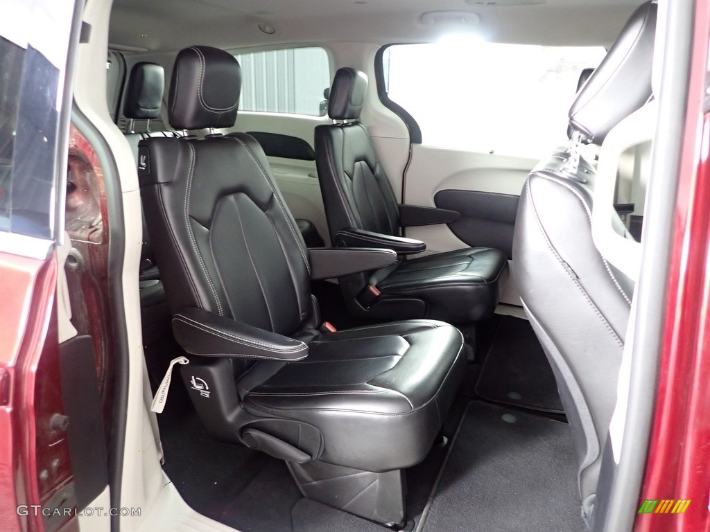 Black/Alloy Interior 2021 Chrysler Voyager LXI Photo #144740207