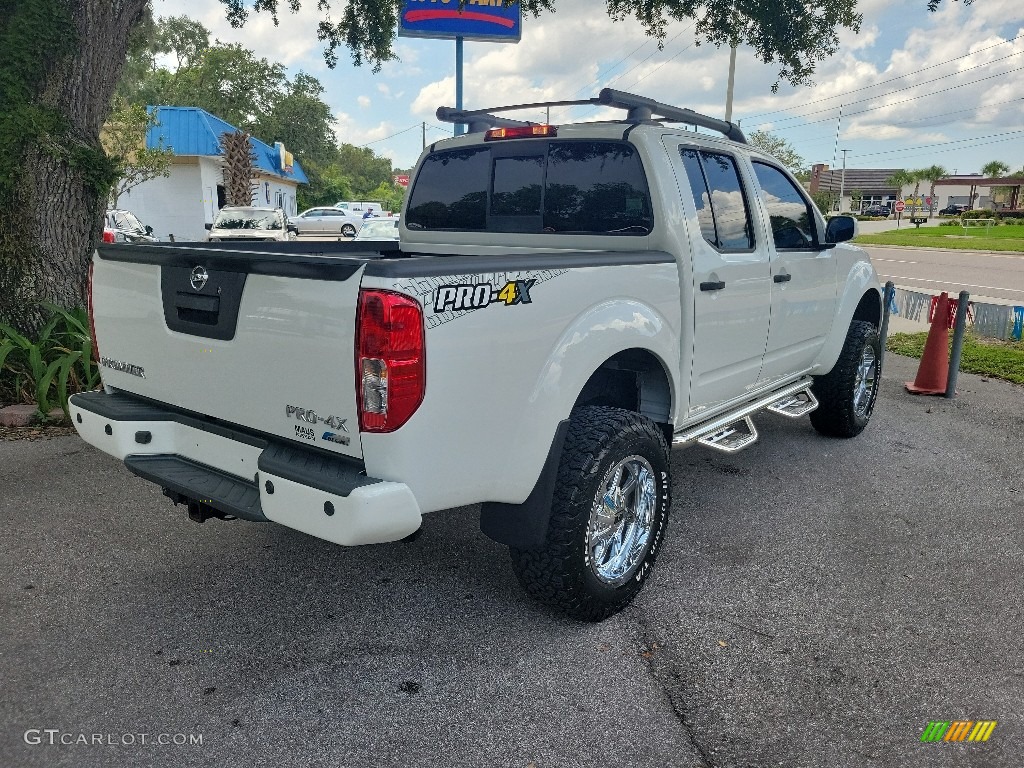 2019 Nissan Frontier Pro-4X Crew Cab 4x4 Marks and Logos Photo #144741596