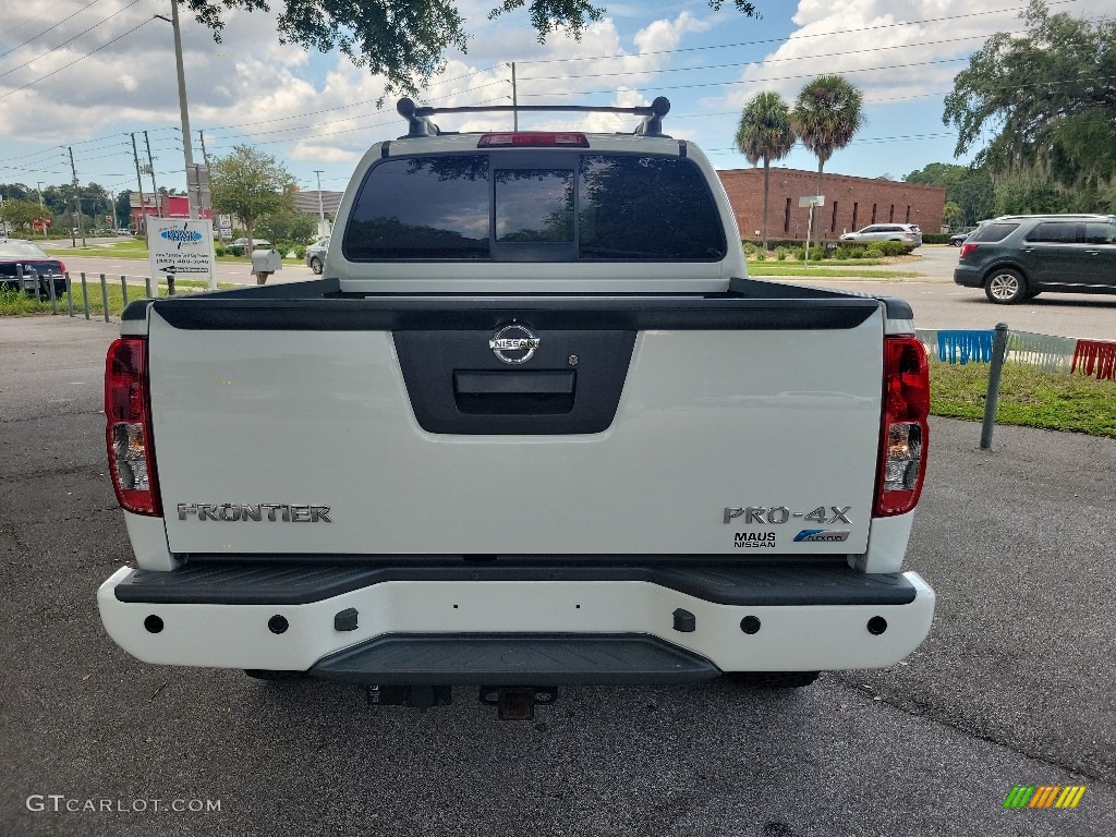 2019 Nissan Frontier Pro-4X Crew Cab 4x4 Marks and Logos Photo #144741599