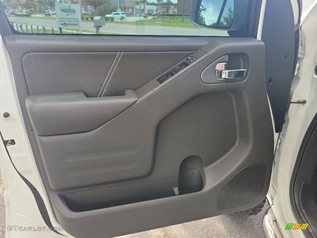 2019 Nissan Frontier Pro-4X Crew Cab 4x4 Door Panel Photos