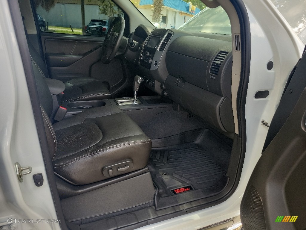 Graphite/Steel Interior 2019 Nissan Frontier Pro-4X Crew Cab 4x4 Photo #144741656