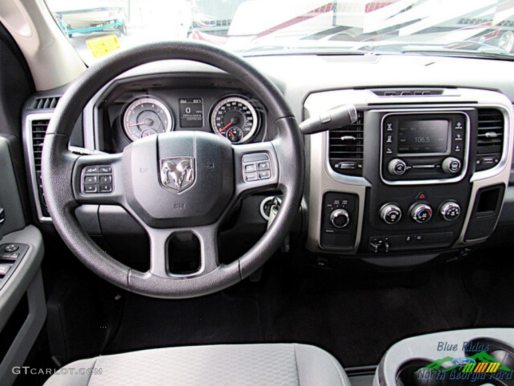 2016 Ram 2500 SLT Crew Cab 4x4 Dashboard Photos