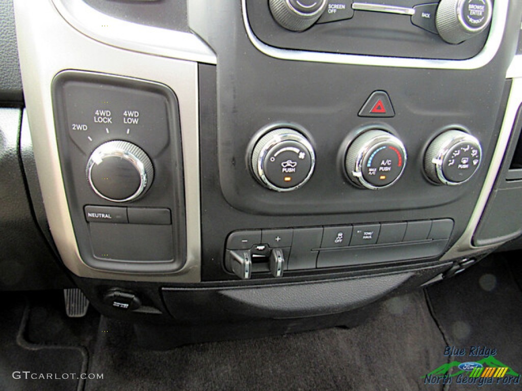 2016 Ram 2500 SLT Crew Cab 4x4 Controls Photo #144744051