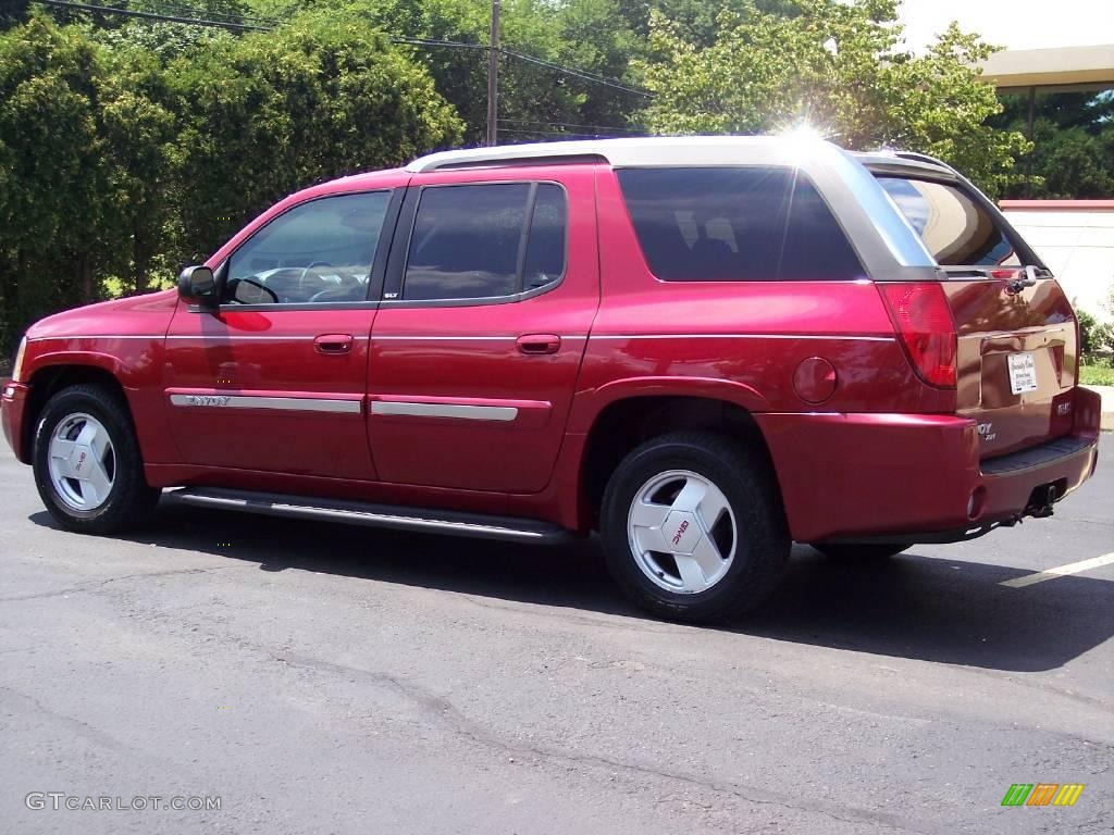 2004 Envoy XUV SLT 4x4 - Magnetic Red Metallic / Dark Pewter photo #9