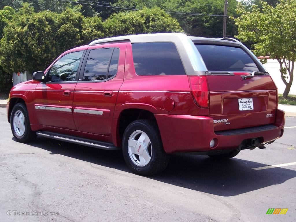 2004 Envoy XUV SLT 4x4 - Magnetic Red Metallic / Dark Pewter photo #10