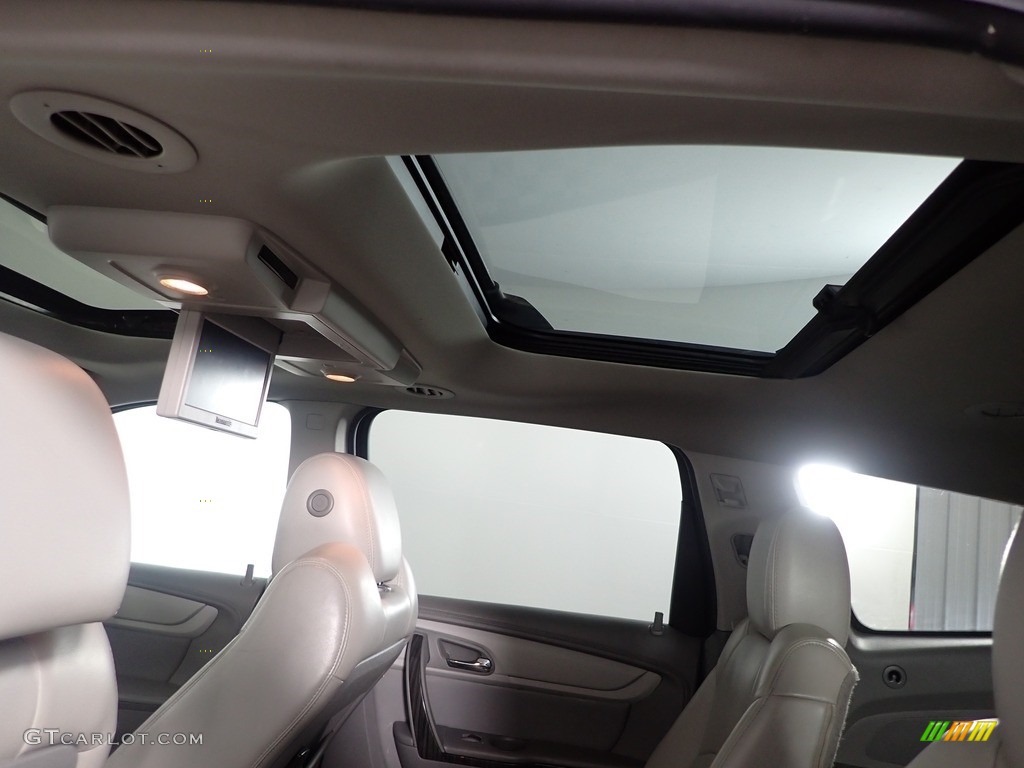 2013 Traverse LTZ AWD - Champagne Silver Metallic / Dark Titanium/Light Titanium photo #7