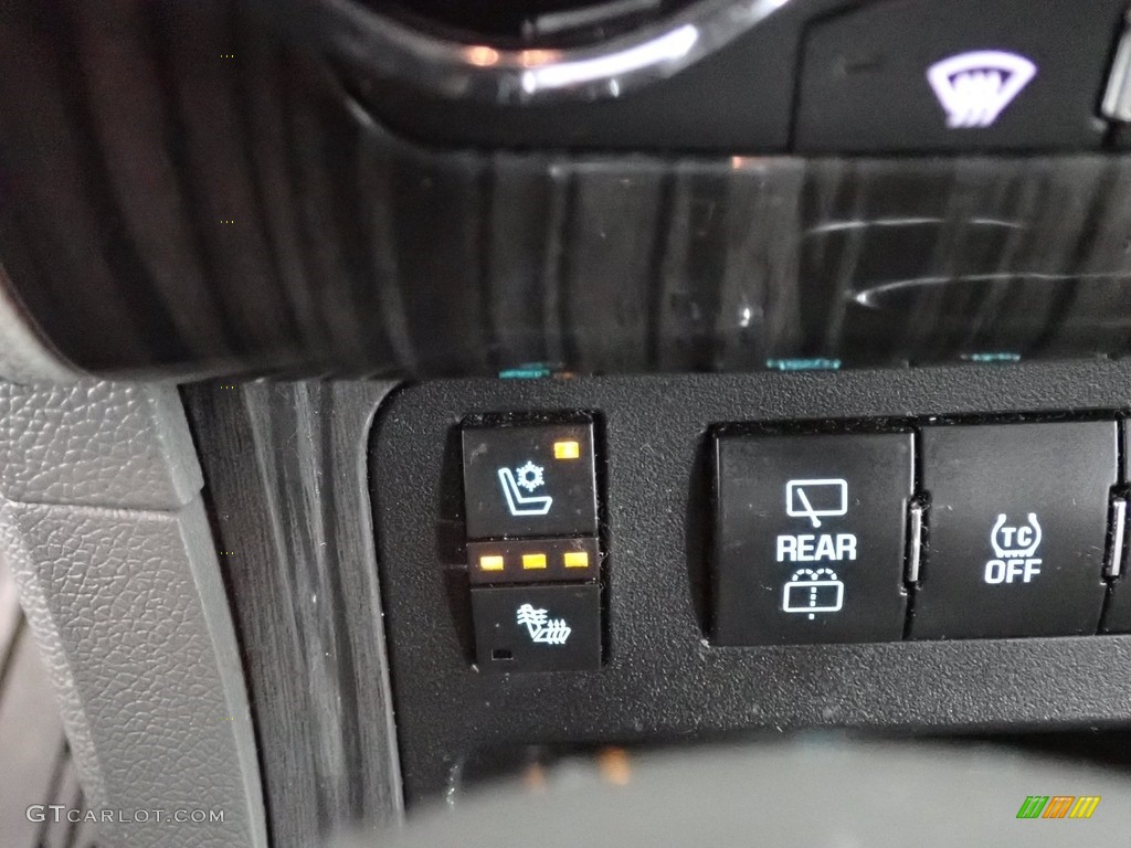 2013 Traverse LTZ AWD - Champagne Silver Metallic / Dark Titanium/Light Titanium photo #8