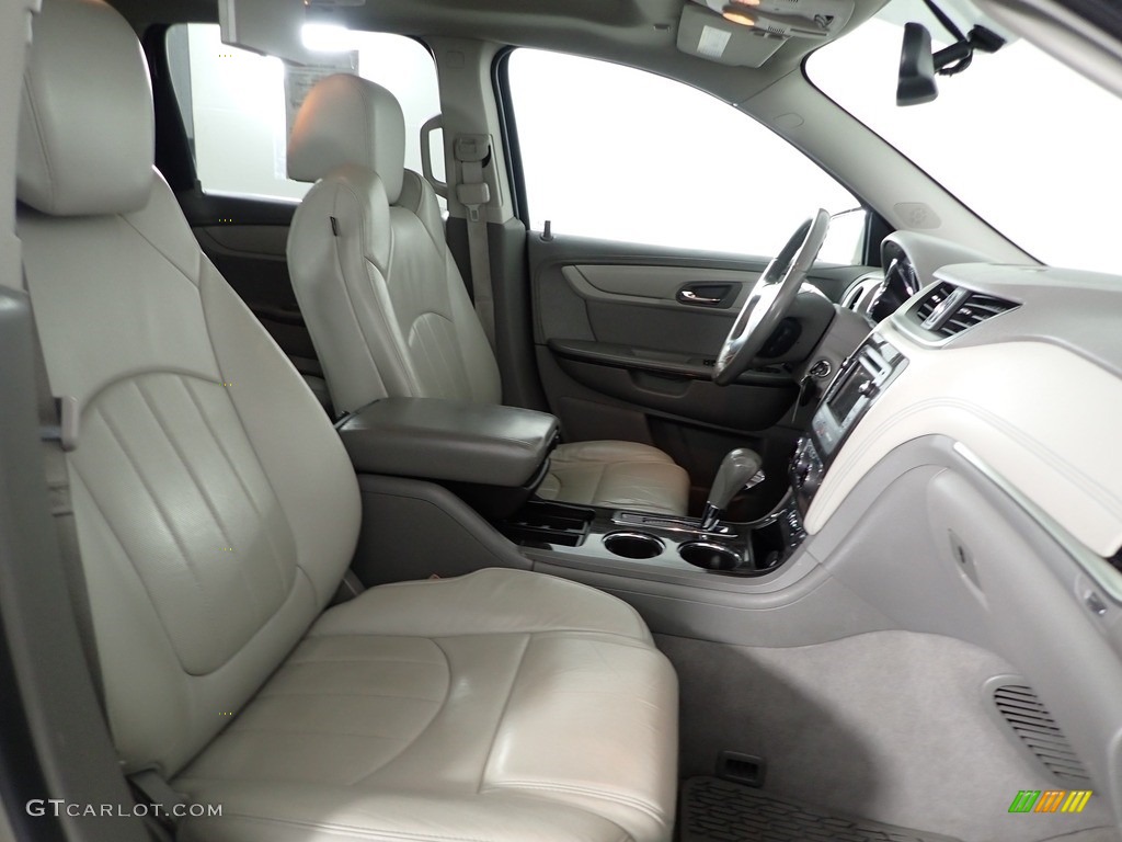 2013 Traverse LTZ AWD - Champagne Silver Metallic / Dark Titanium/Light Titanium photo #33