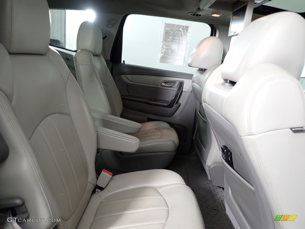 2013 Traverse LTZ AWD - Champagne Silver Metallic / Dark Titanium/Light Titanium photo #36