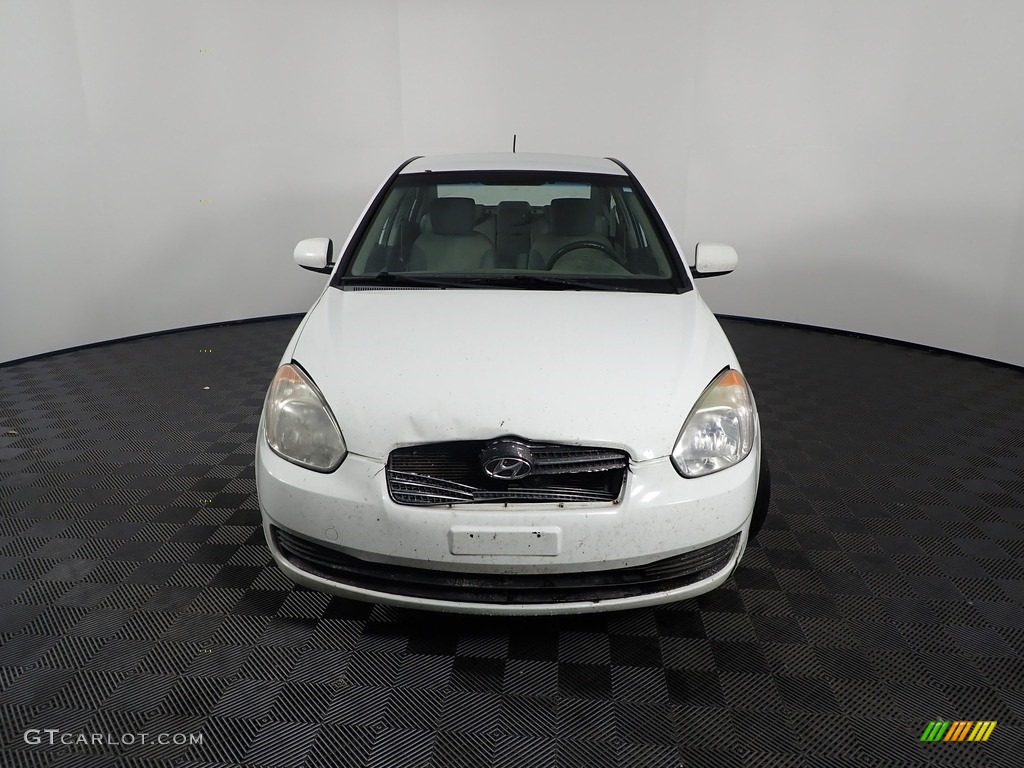 2010 Accent GLS 4 Door - Nordic White / Gray photo #2