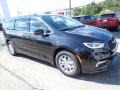 2022 Brilliant Black Crystal Pearl Chrysler Pacifica Touring L  photo #8