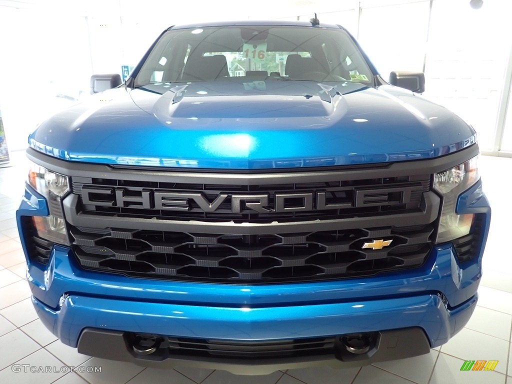 2022 Silverado 1500 Custom Crew Cab 4x4 - Glacier Blue Metallic / Jet Black photo #8