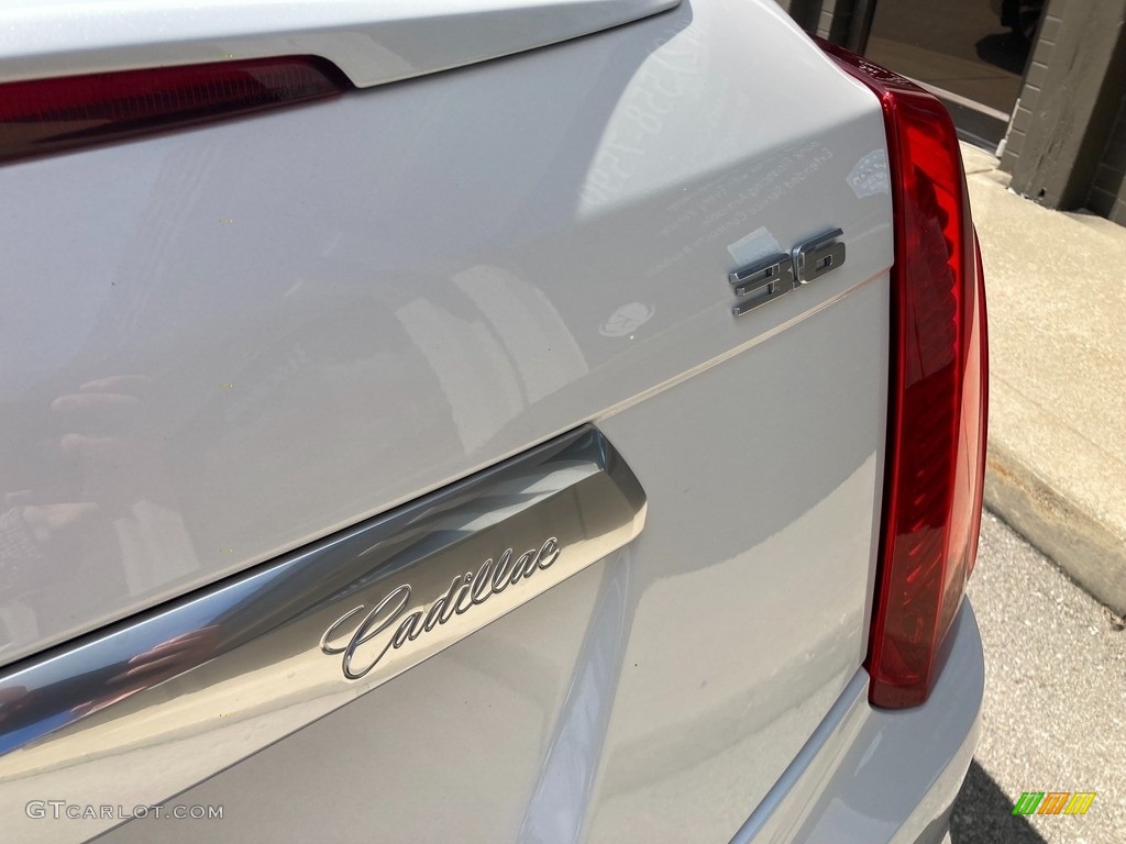 2016 Cadillac CTS 3.6 Luxury Sedan Marks and Logos Photos