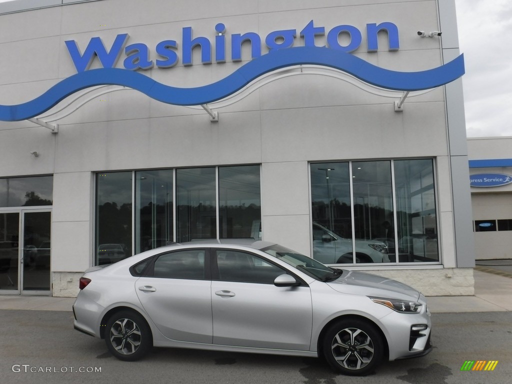 2019 Forte LXS - Gravity Grey / Black photo #2