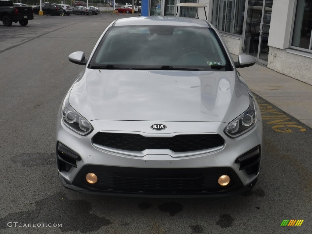 2019 Forte LXS - Gravity Grey / Black photo #4