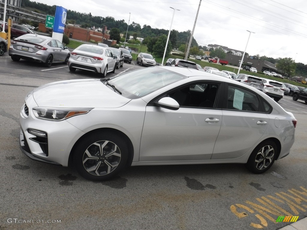 2019 Forte LXS - Gravity Grey / Black photo #6