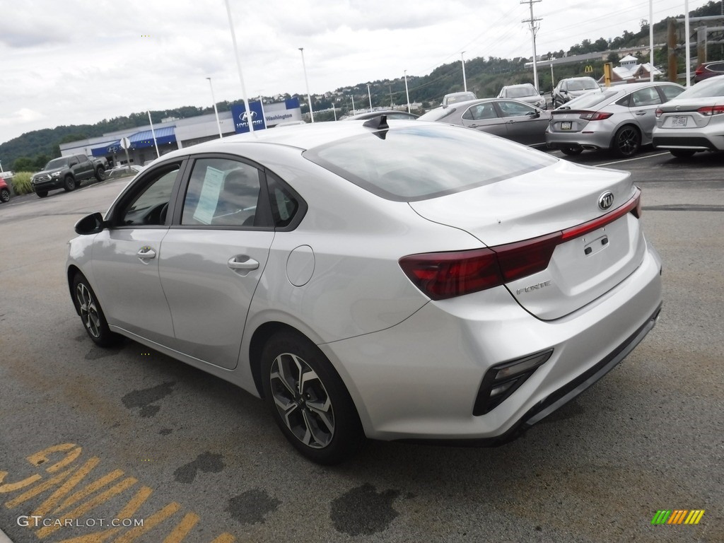 2019 Forte LXS - Gravity Grey / Black photo #7