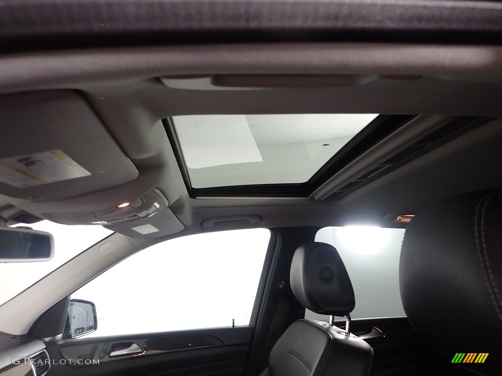 2014 ML 350 4Matic - Black / Black photo #5