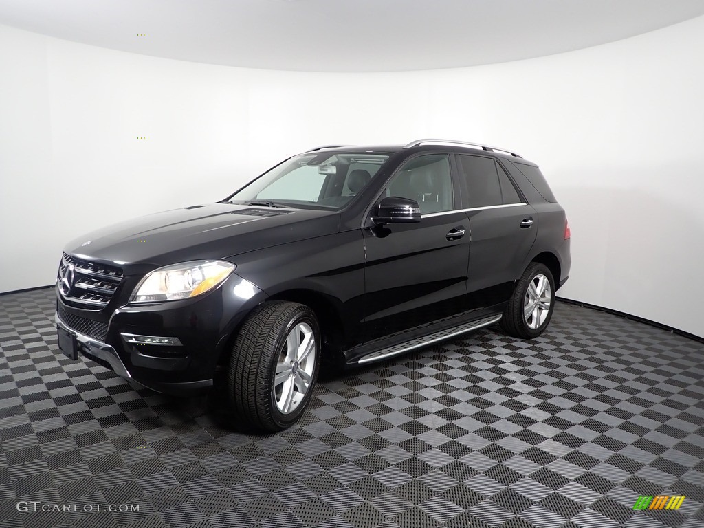 2014 ML 350 4Matic - Black / Black photo #8