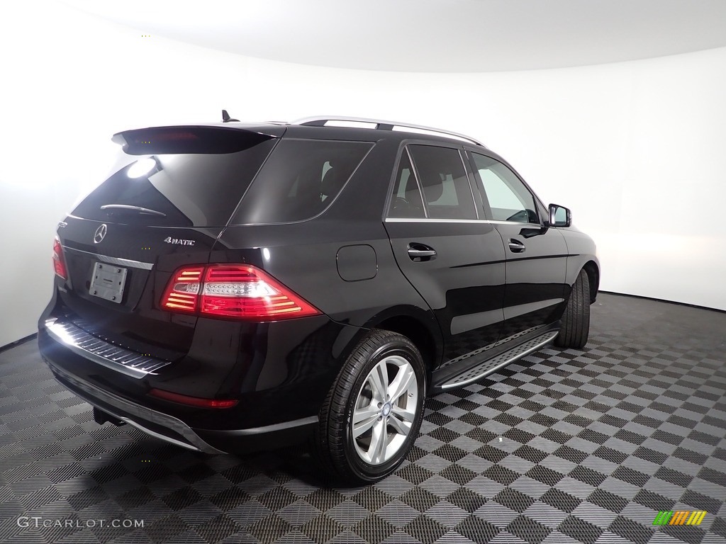 2014 ML 350 4Matic - Black / Black photo #13