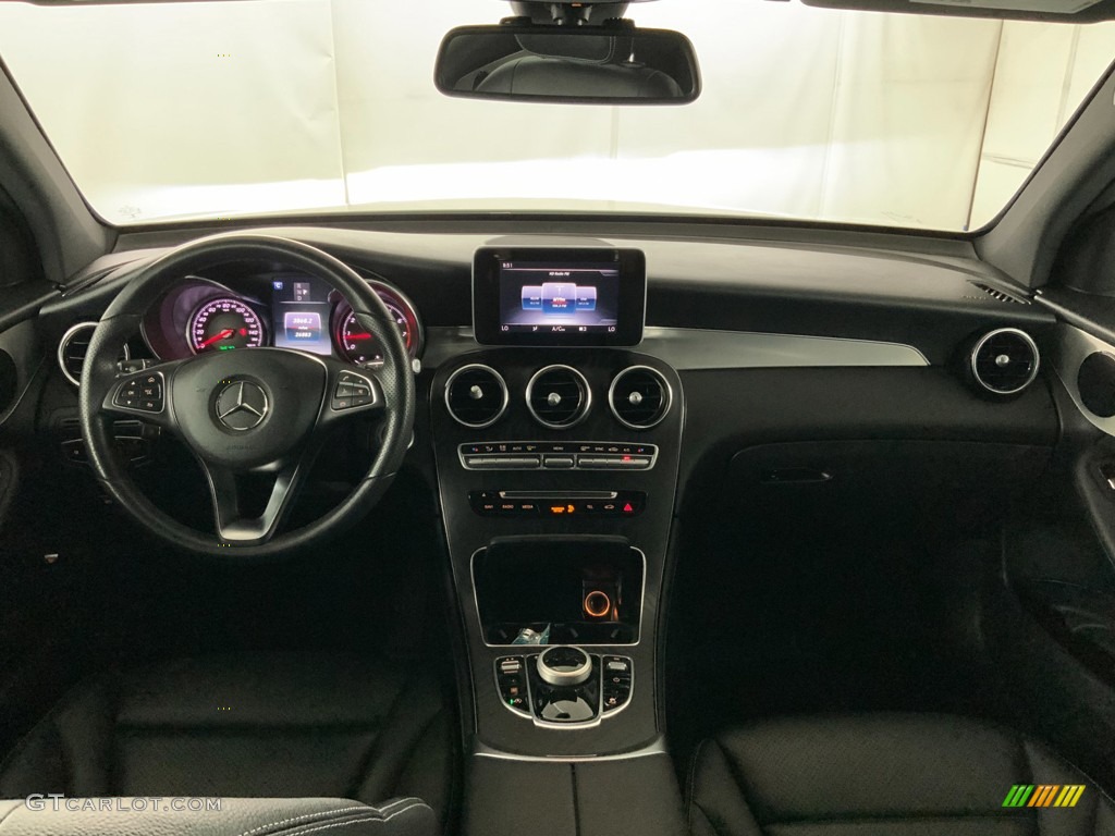 2019 Mercedes-Benz GLC 300 Black Dashboard Photo #144759156