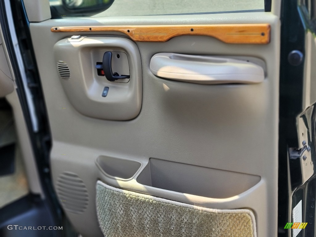 2001 Chevrolet Express 1500 Passenger Conversion Van Neutral Door Panel Photo #144759567