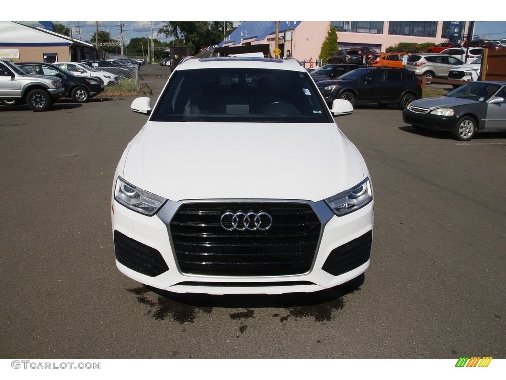 2018 Q3 2.0 TFSI Premium - Cortina White / Black photo #2