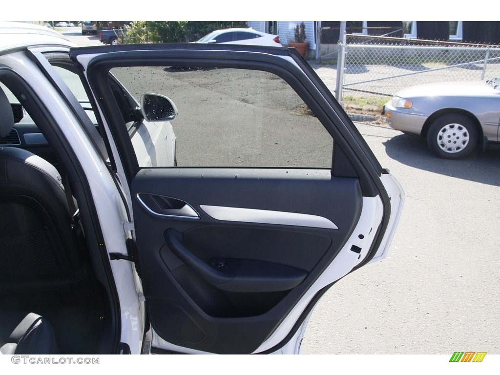 2018 Q3 2.0 TFSI Premium - Cortina White / Black photo #16