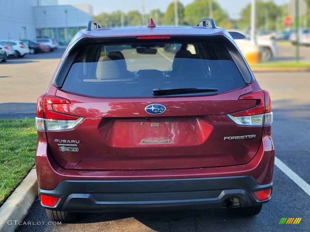 2019 Forester 2.5i Premium - Crimson Red Pearl / Gray photo #10