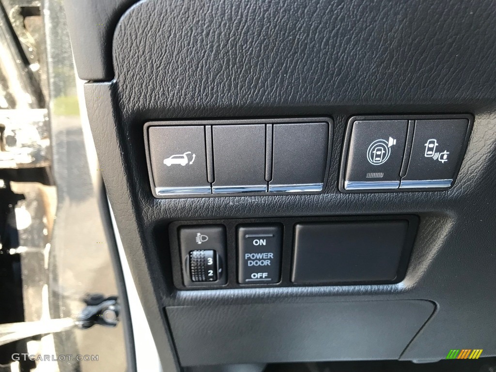 2016 Infiniti QX80 AWD Controls Photo #144763604