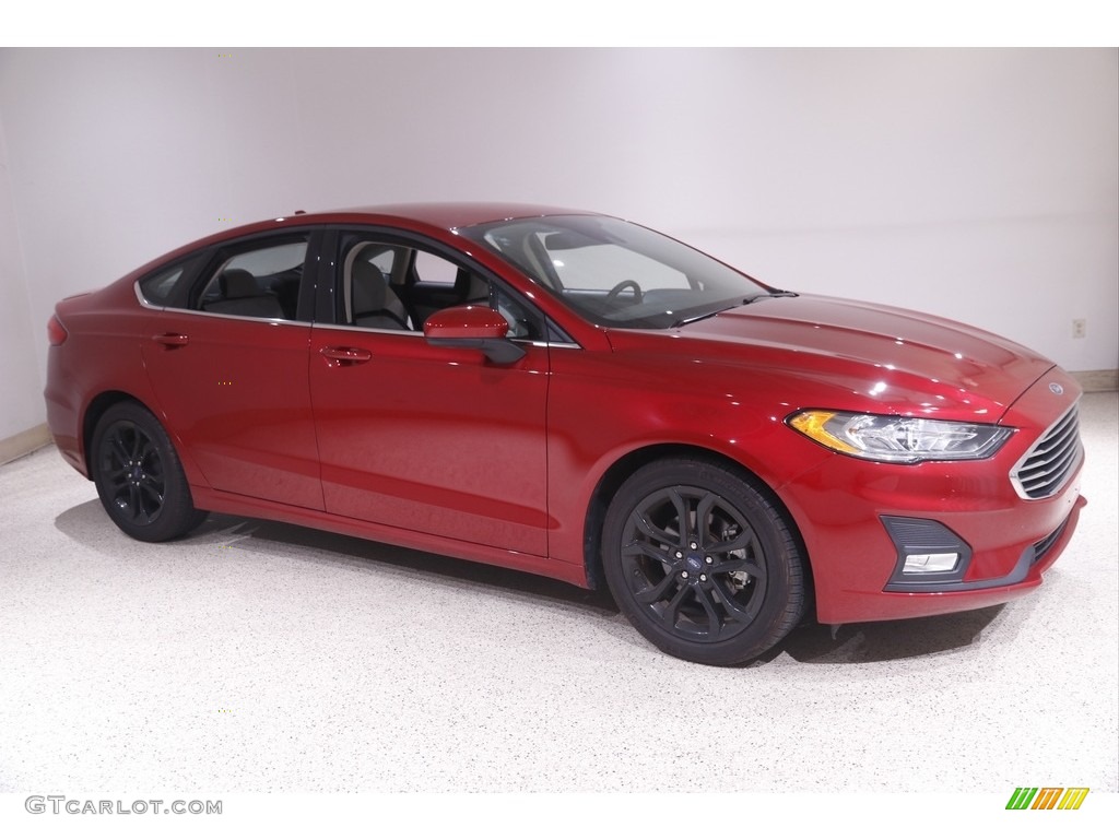 2020 Fusion SE - Rapid Red / Light Putty photo #1
