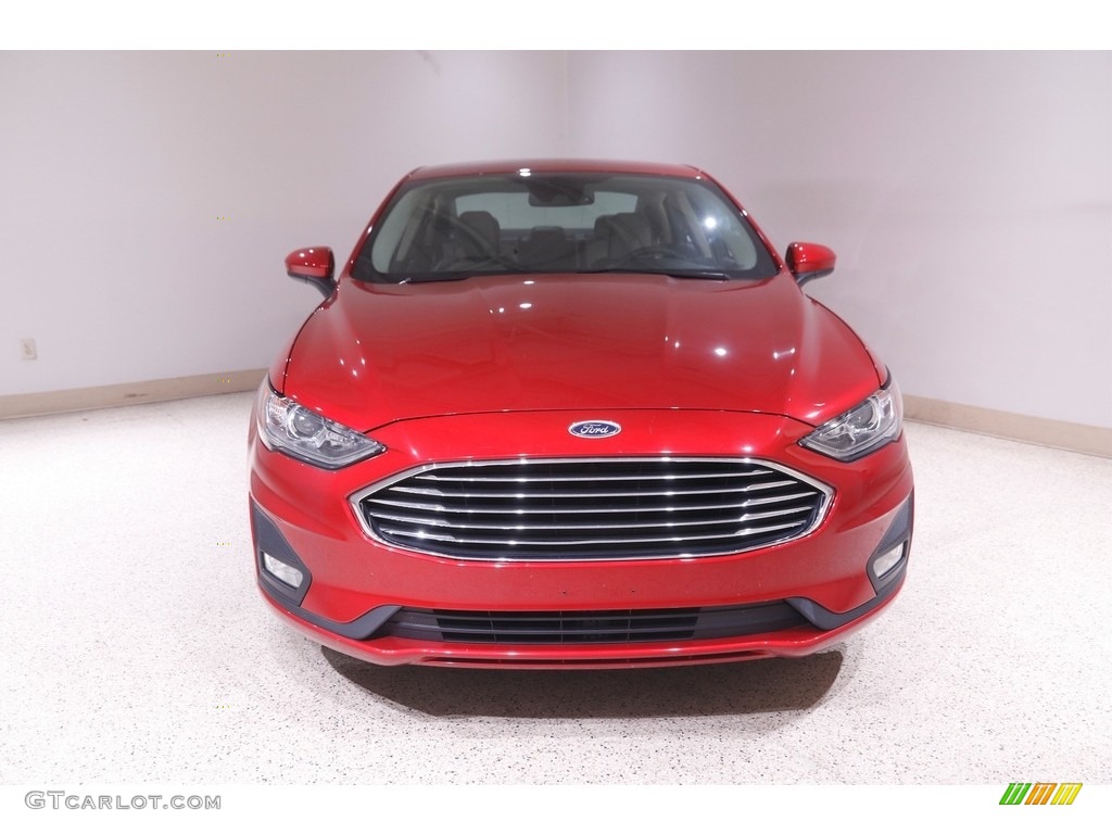 2020 Fusion SE - Rapid Red / Light Putty photo #2