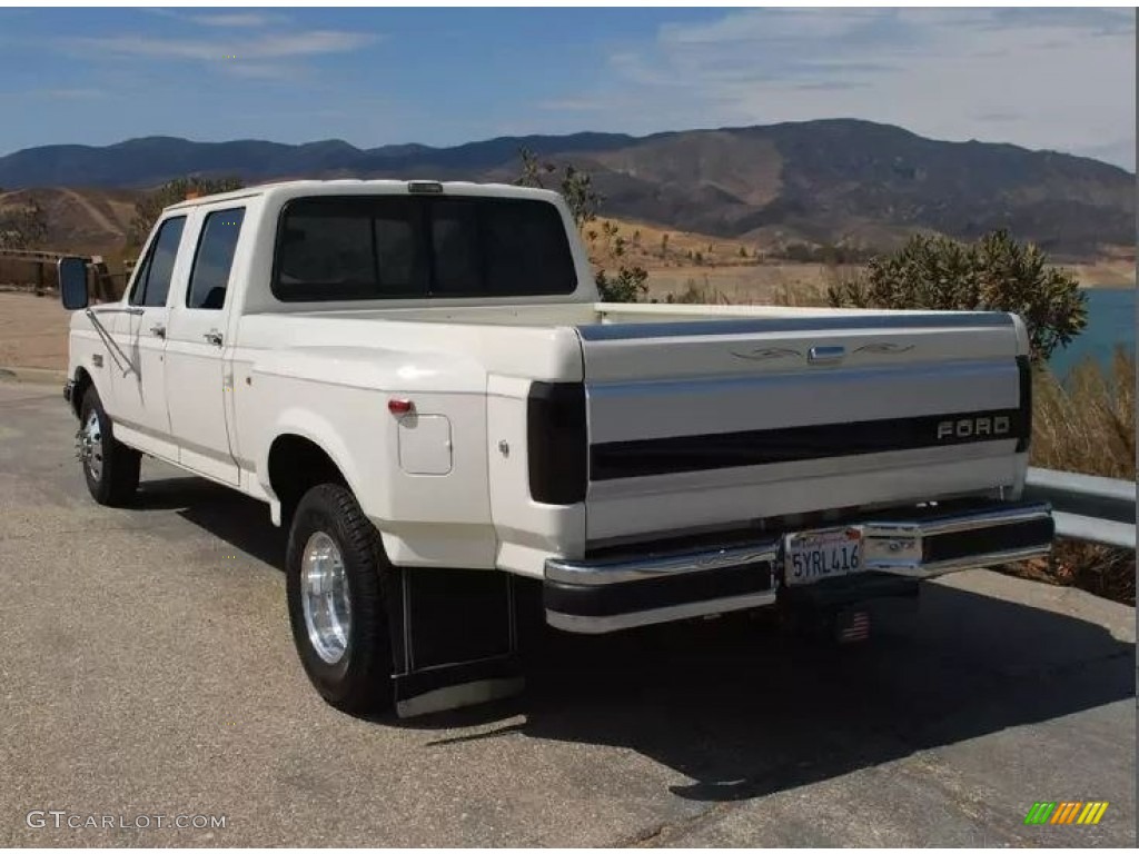 Colonial White 1989 Ford F350 XLT Lariat Crew Cab Exterior Photo #144769125