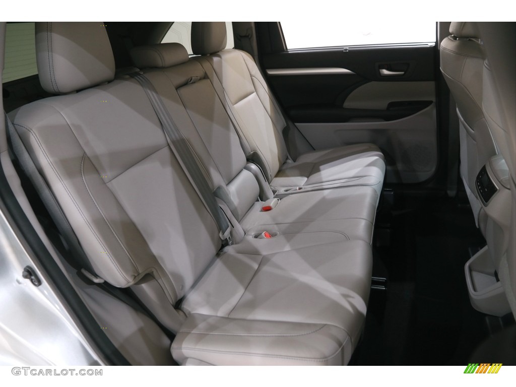 2016 Highlander XLE - Silver Sky Metallic / Ash photo #17