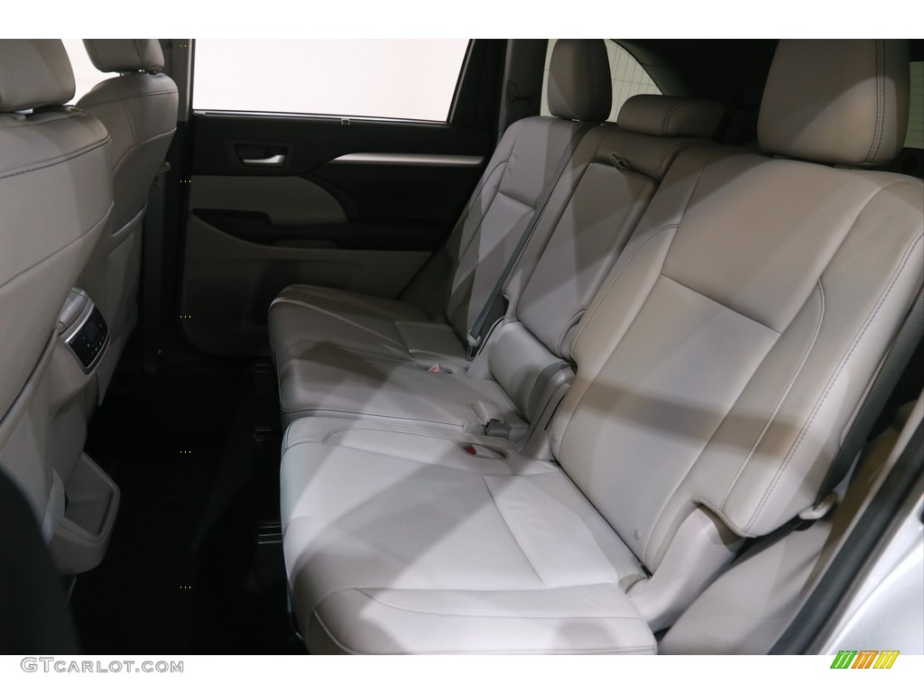 2016 Highlander XLE - Silver Sky Metallic / Ash photo #18