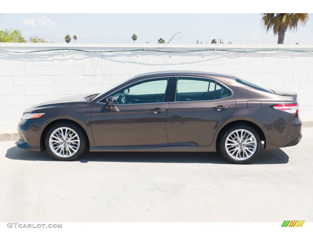 2018 Camry XLE - Brownstone / Black photo #10