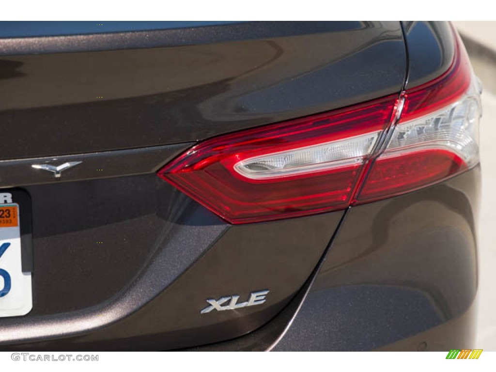 2018 Camry XLE - Brownstone / Black photo #13
